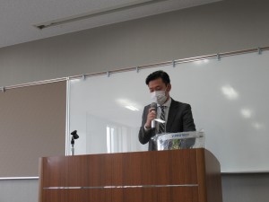 講師の「佐々木辰実」氏