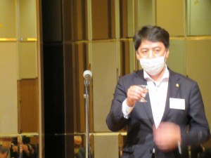 上田理事による乾杯
