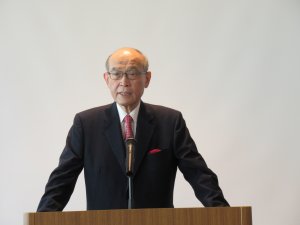 谷本前知事の講演会の様子