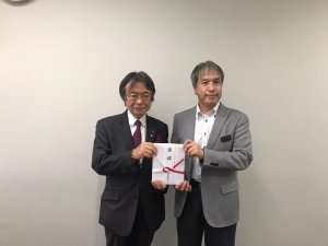 目録贈呈（協会から２）