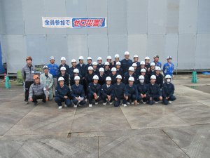 市立工業生徒さん集合写真
