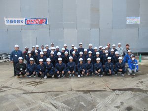 県立工業生徒さん集合写真