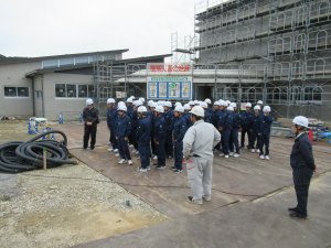 現場内見学の様子