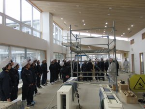 現場内見学の様子